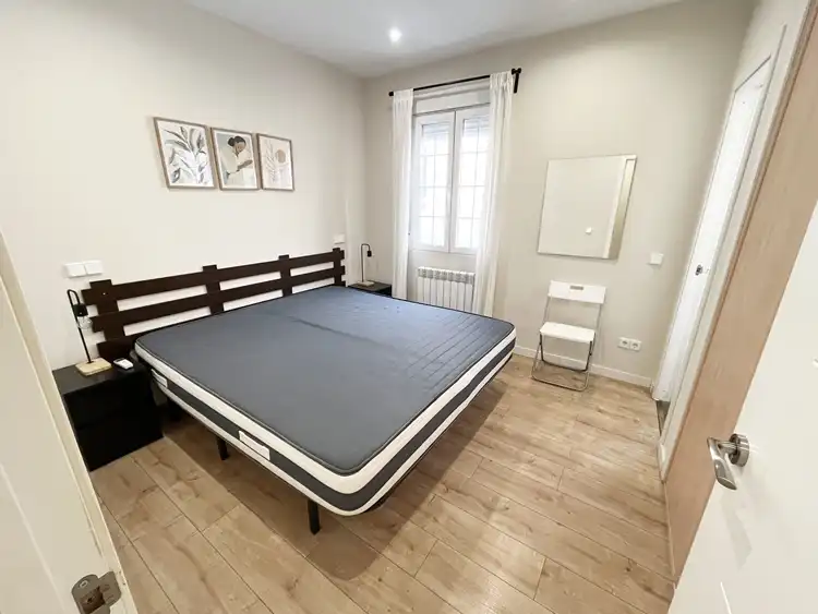 Dormitori de Pis de lloguer en Madrid amb Aire condicionat, Calefacció i Parquet