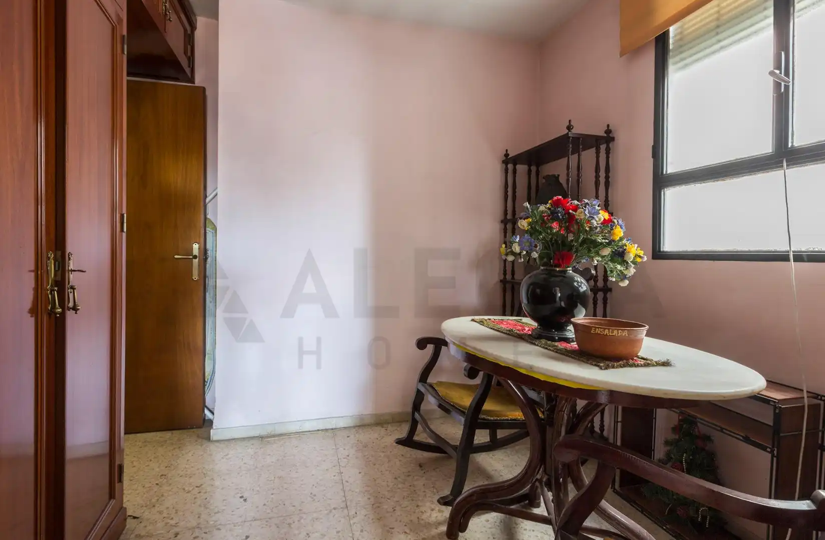 Flat for sale in Sevilla  with Air Conditioner