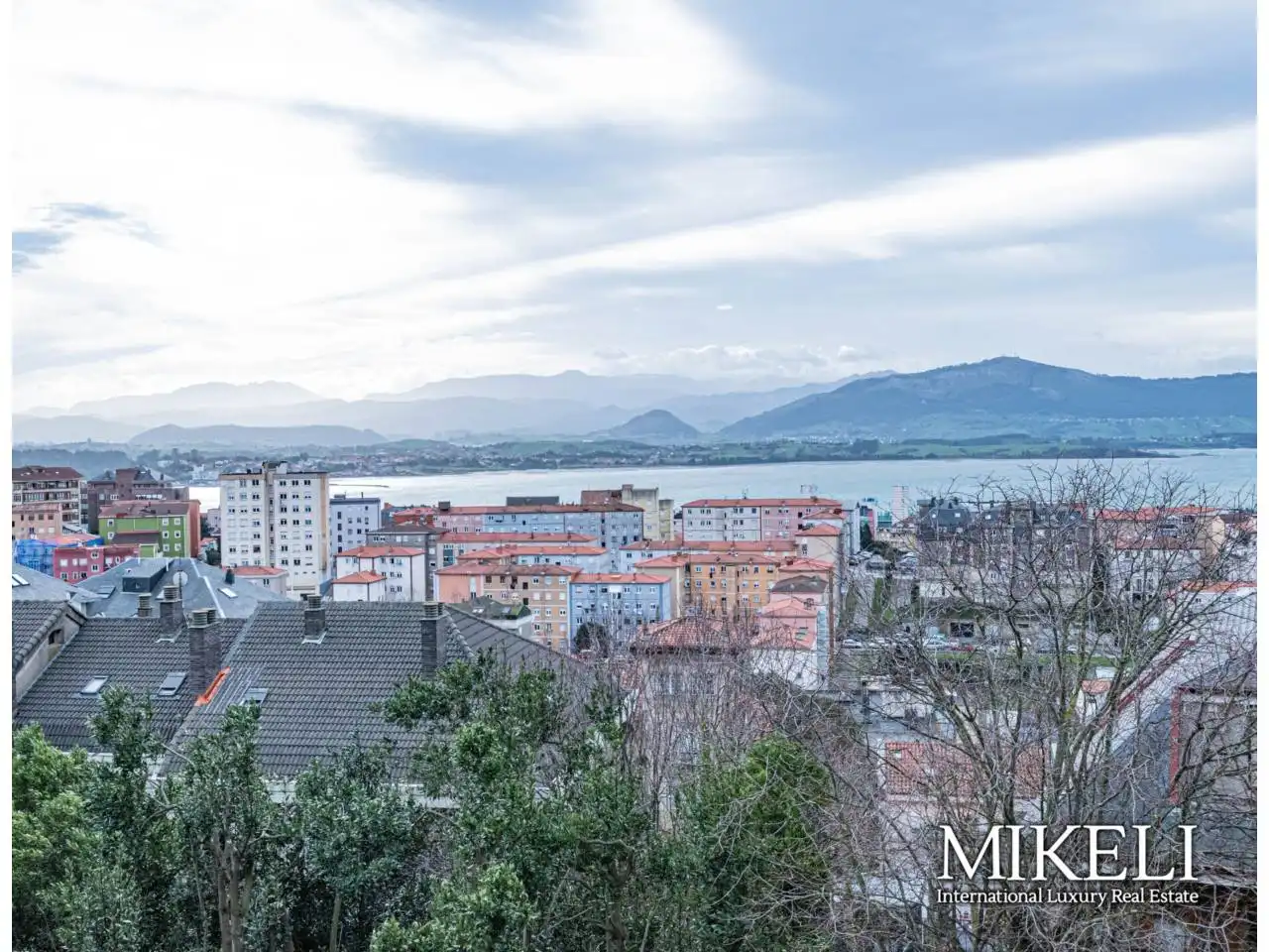 Vista exterior de Apartament de lloguer en Santander amb Calefacció, Parquet i Terrassa