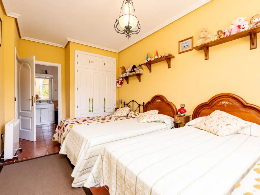 Habitación de Casa o chalet en venta en Espinoso del Rey con Terraza, Piscina y Amueblado