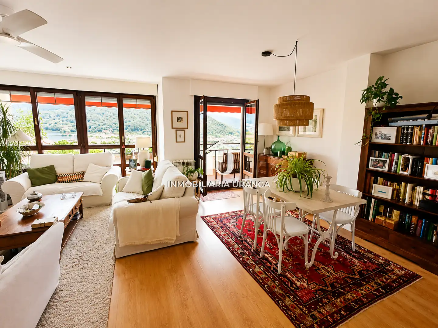 Sala de estar de Piso en venta en Limpias con Calefacción, Terraza y Piscina comunitaria