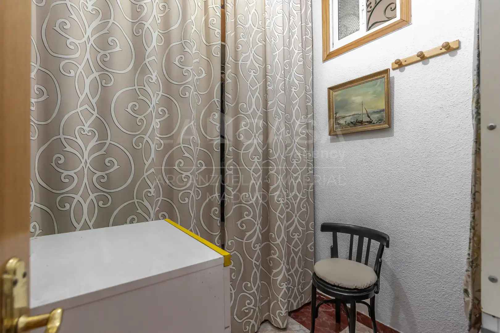 Flat for sale in Madrid  with Air Conditioner, Heating and Balcony