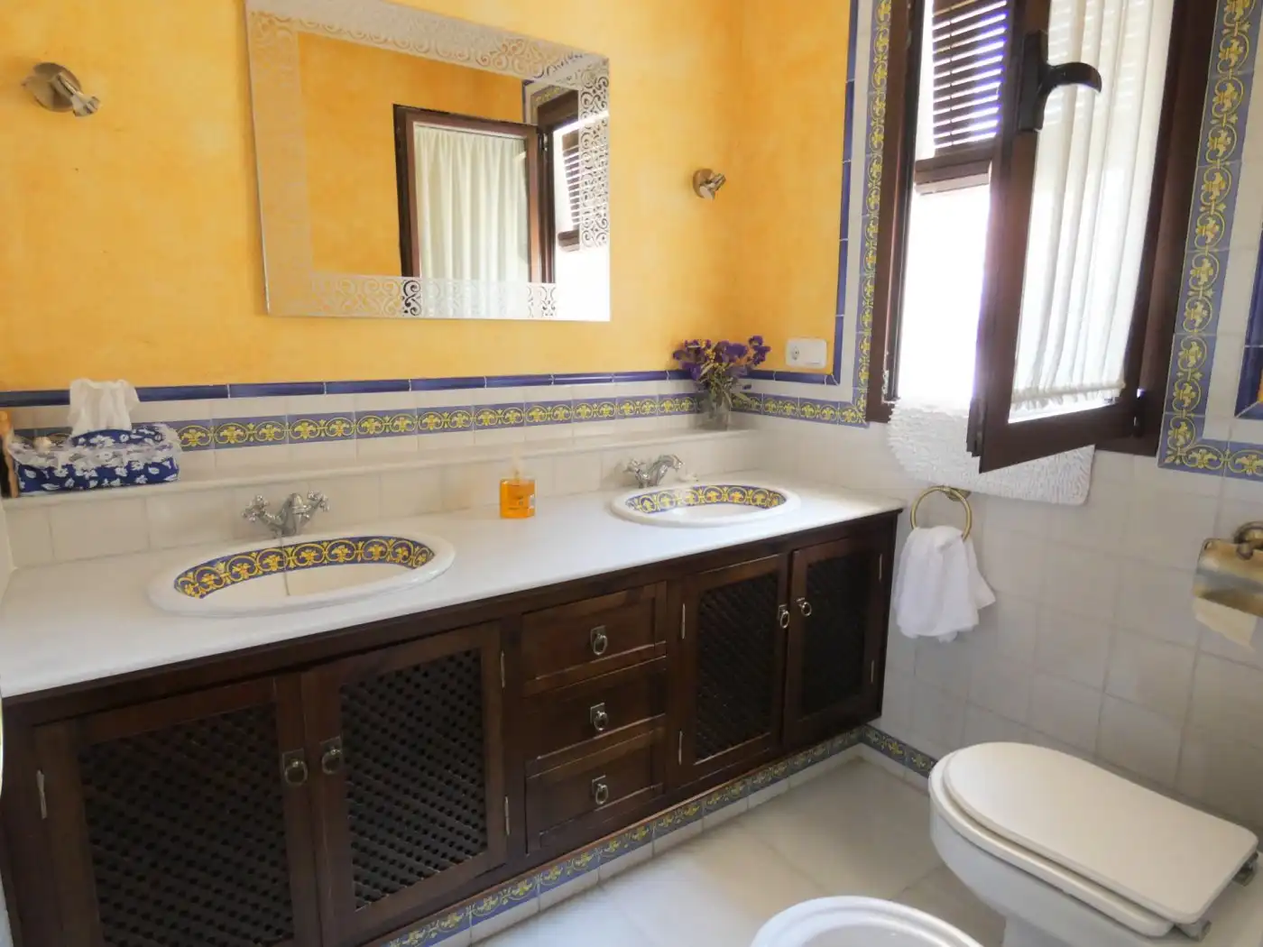 Bathroom of Houses for sale in Chiclana de la Frontera  with Air Conditioner, Private garden and Terrace