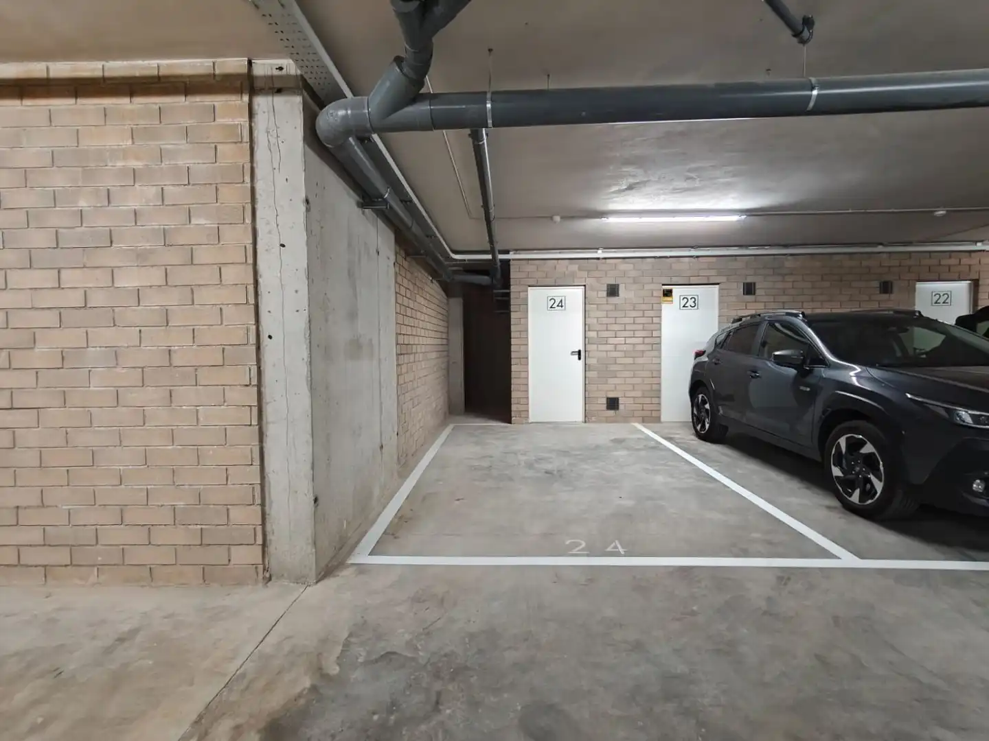 Parking of Flat for rent in Girona  with Air Conditioner, Heating and Terrace