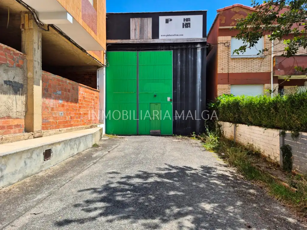 Aparcament de Nau industrial en venda en Colunga