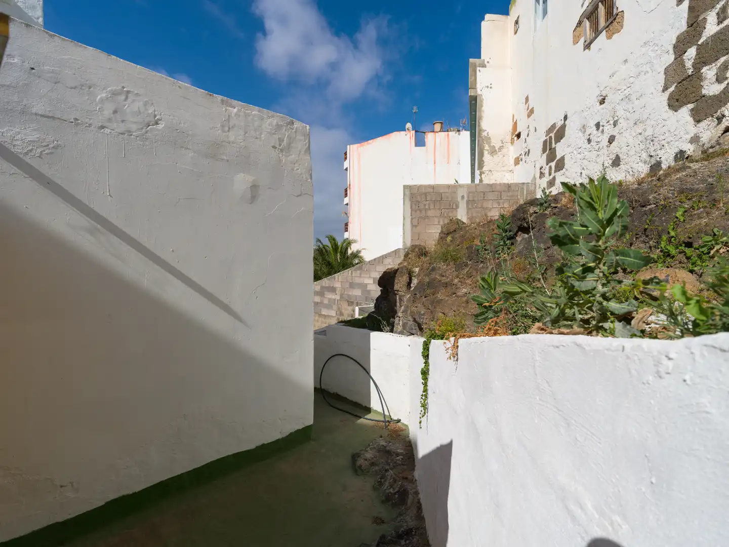 Vista exterior de Edificio en venta en Telde
