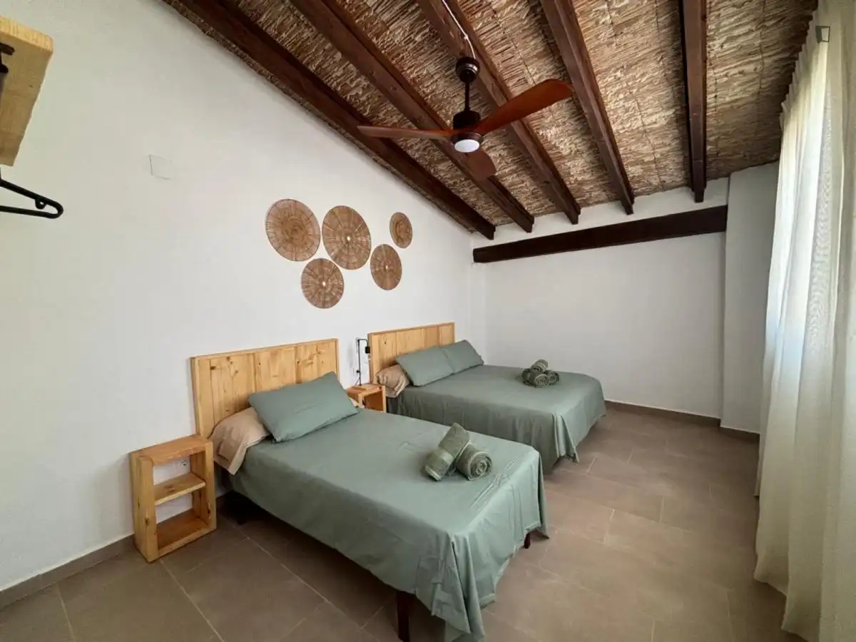 Habitación de Casa o chalet para compartir en La Font d'en Carròs con Aire acondicionado, Calefacción y Amueblado