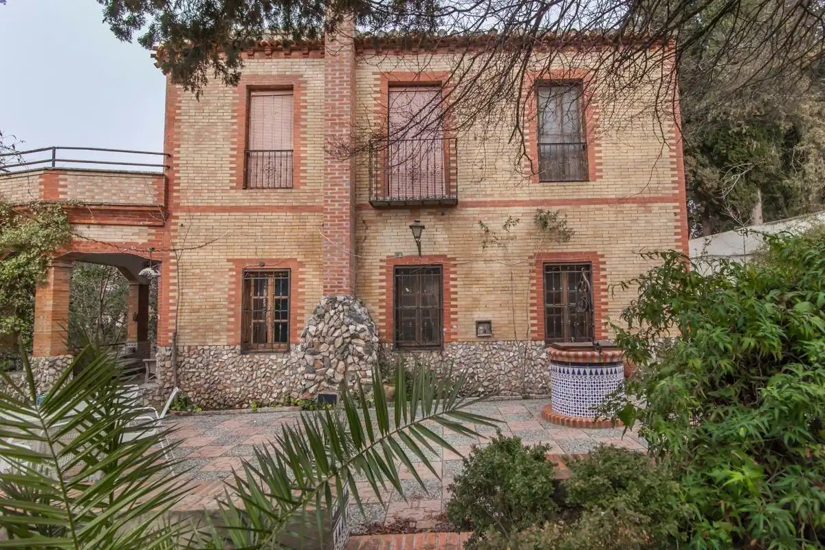 Casa con piscina in vendita a La Zubia Ciudad