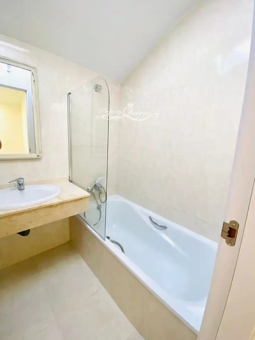 Bathroom of Attic for rent in Marbella  with Air Conditioner, Terrace and Storage room