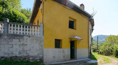 Foto 4 de Casa adosada en venda a Calle de Llaneces, Zona Rural, Mieres (Asturias)
