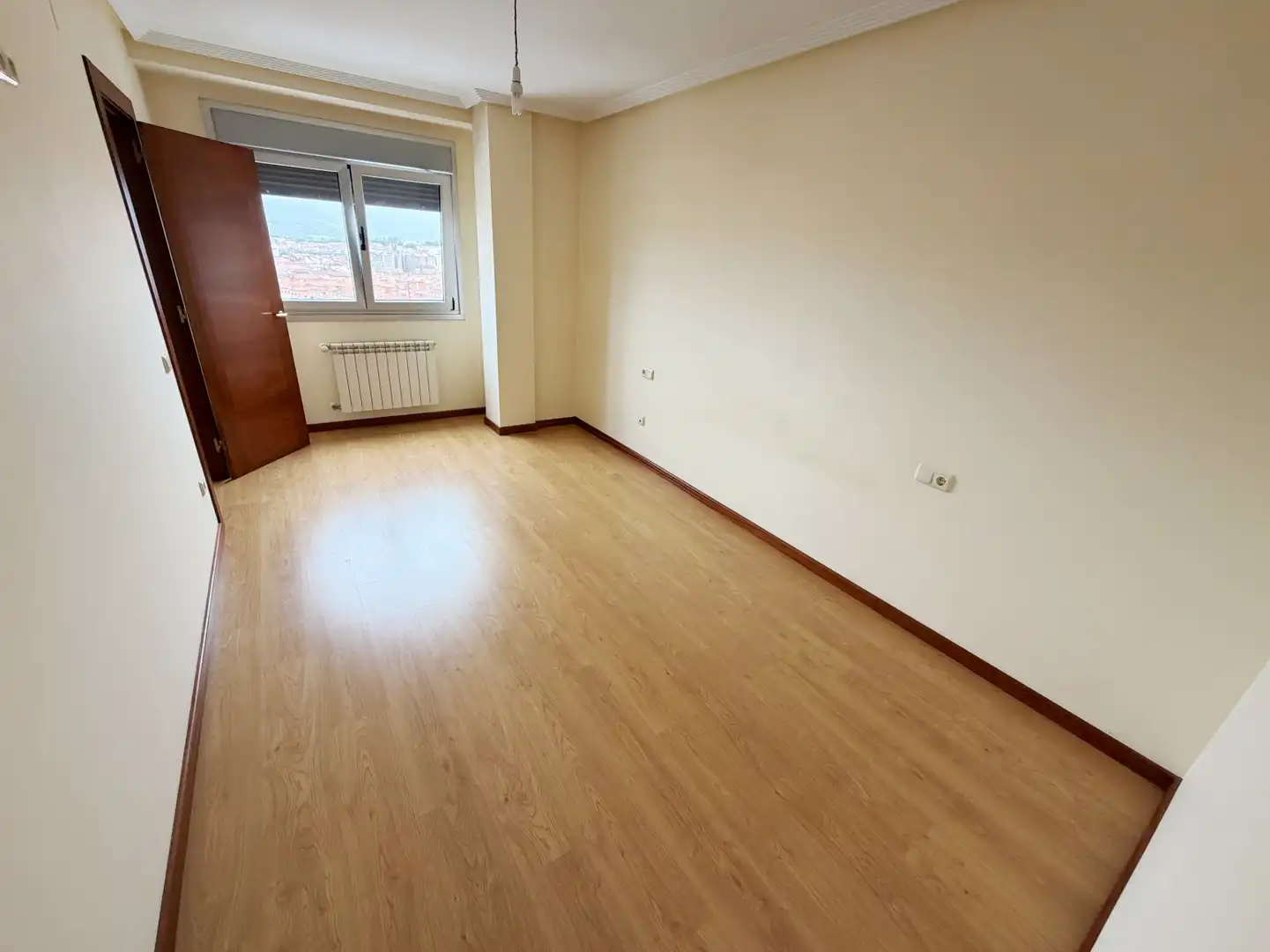 Pis en venda en Gijón  amb Calefacció, Parquet i Traster