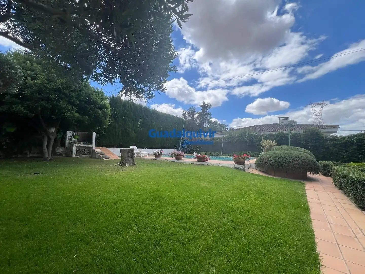 Jardí de Casa o xalet en venda en Dos Hermanas amb Aire condicionat, Jardí privat i Terrassa