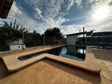 Casa amb piscina en venda a Camino de la tia Paloma