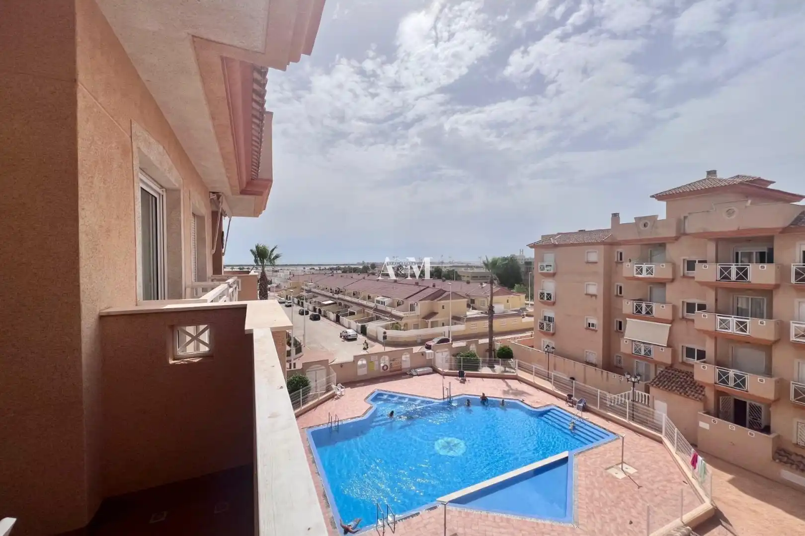 Schwimmbecken von Wohnung zur Miete in San Pedro del Pinatar mit Klimaanlage, Heizung und Terrasse