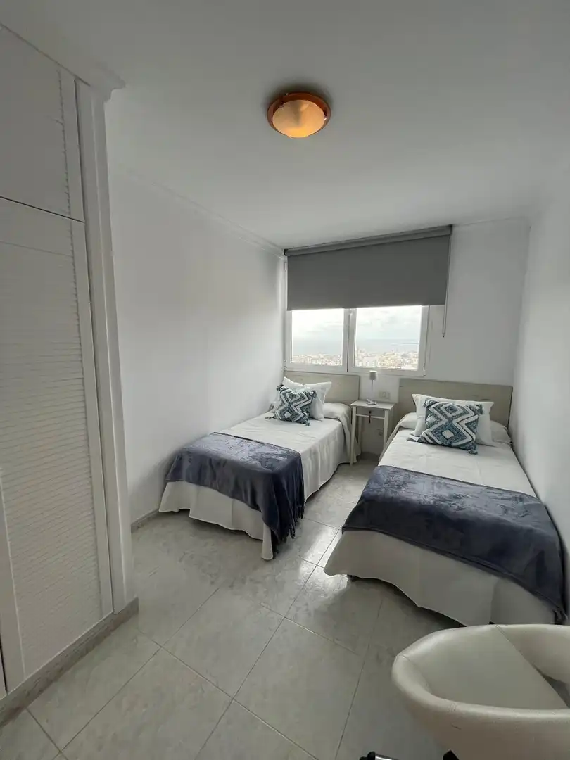 Habitación de Piso de alquiler en Las Palmas de Gran Canaria con Terraza y Amueblado
