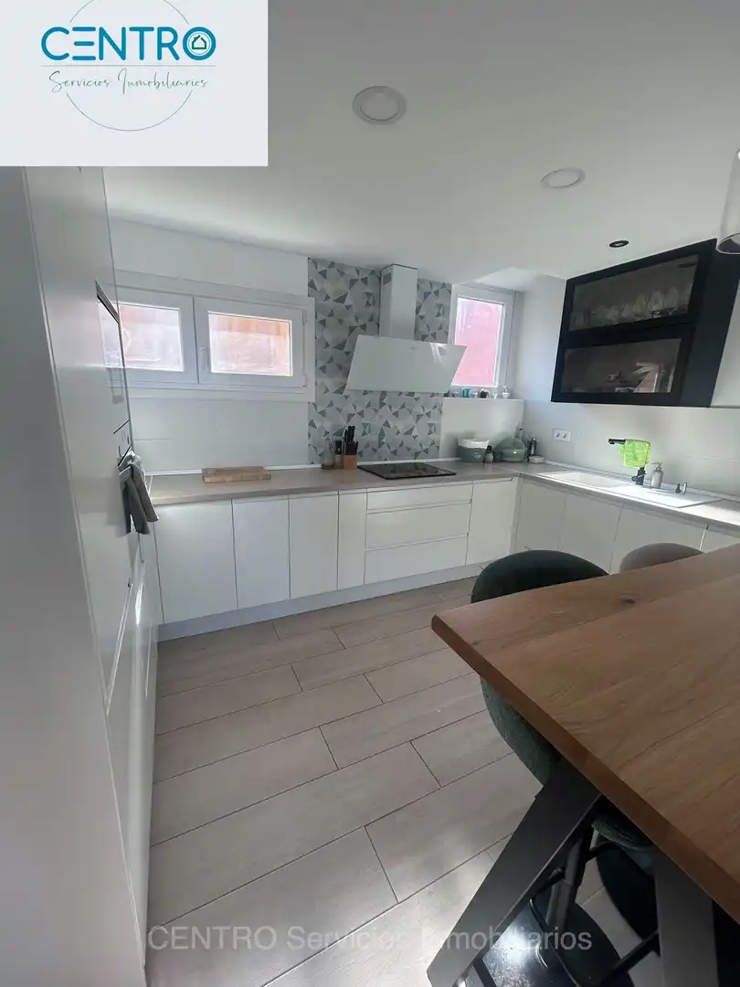 Kitchen of Flat for sale in Algeciras  with Air Conditioner, Storage room and Furnished