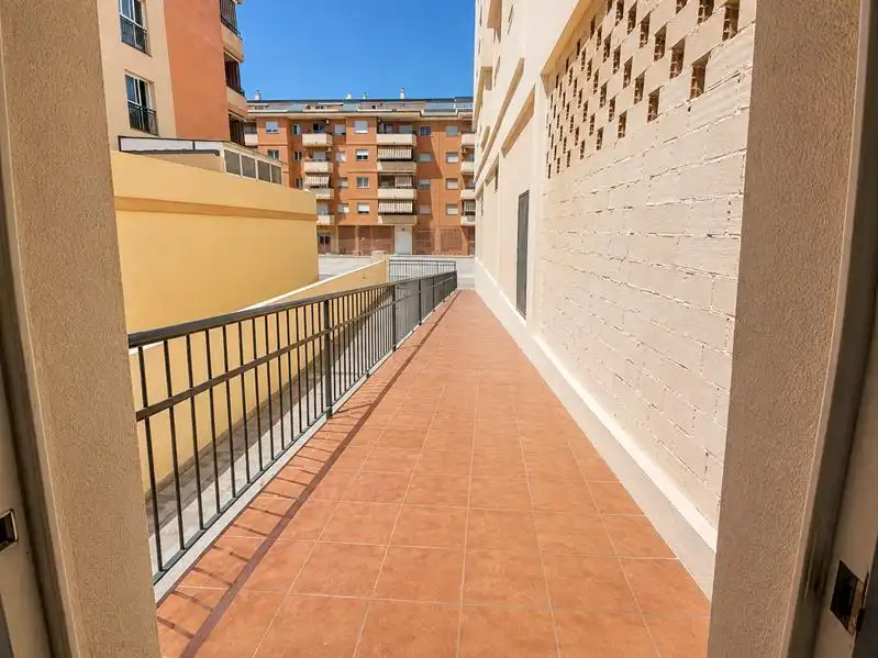 Local comercial en venda a San Luis de Sabinillas, imagen 4