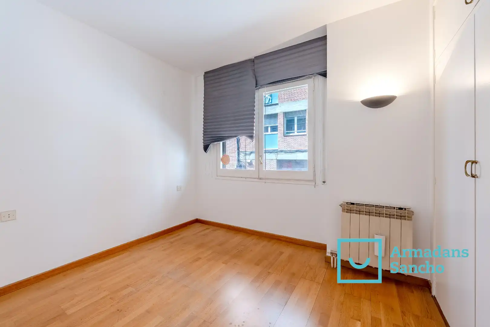Bedroom of Flat for sale in Barcelona  with Parquet flooring and Balcony