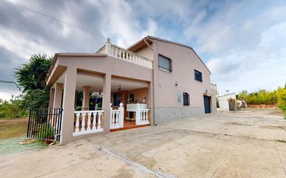 Vista exterior de Casa o xalet en venda en Torrent amb Calefacció, Jardí privat i Terrassa