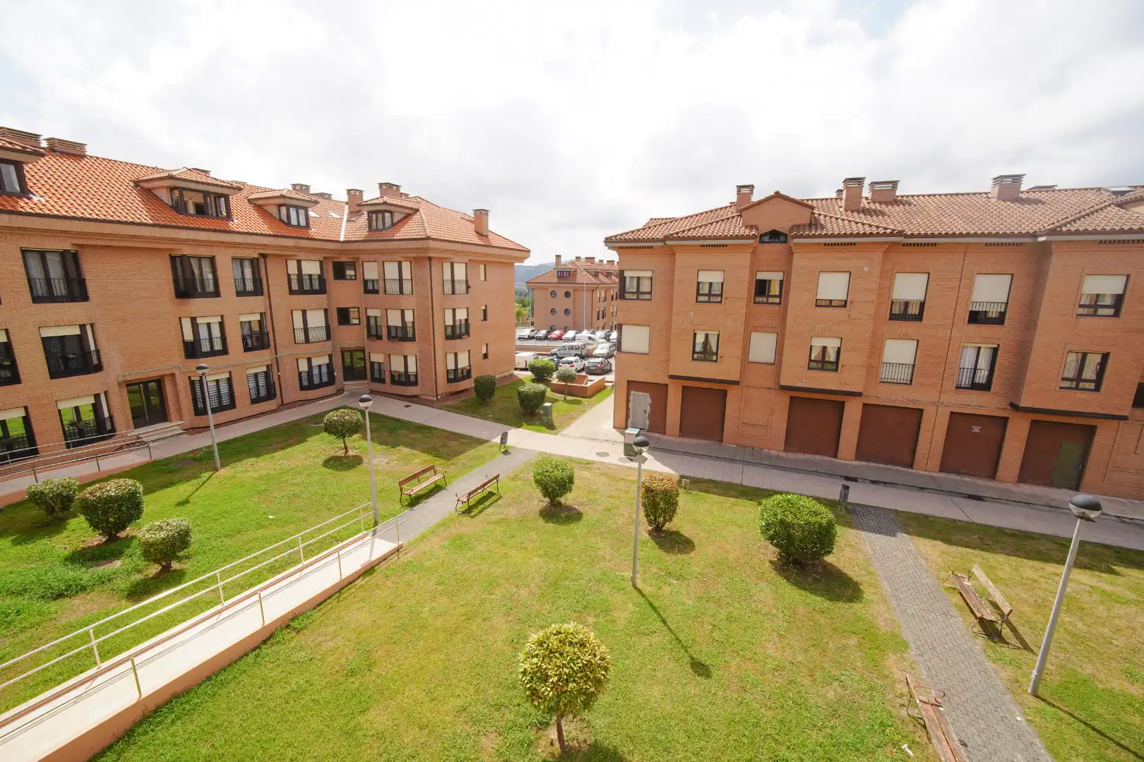 Außenansicht von Dachboden zum Verkauf in Avilés mit Heizung, Parkett und Terrasse