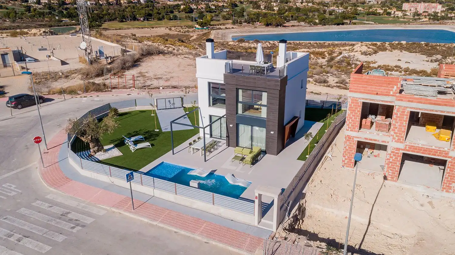 Vista exterior de Casa o chalet en venta en Mutxamel con Jardín privado, Terraza y Piscina