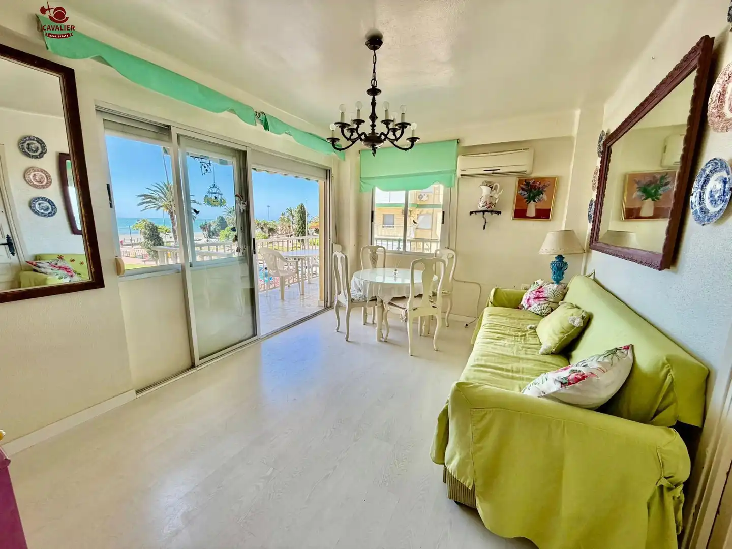 Sala de estar de Piso de alquiler en Vélez-Málaga con Aire acondicionado, Jardín privado y Terraza