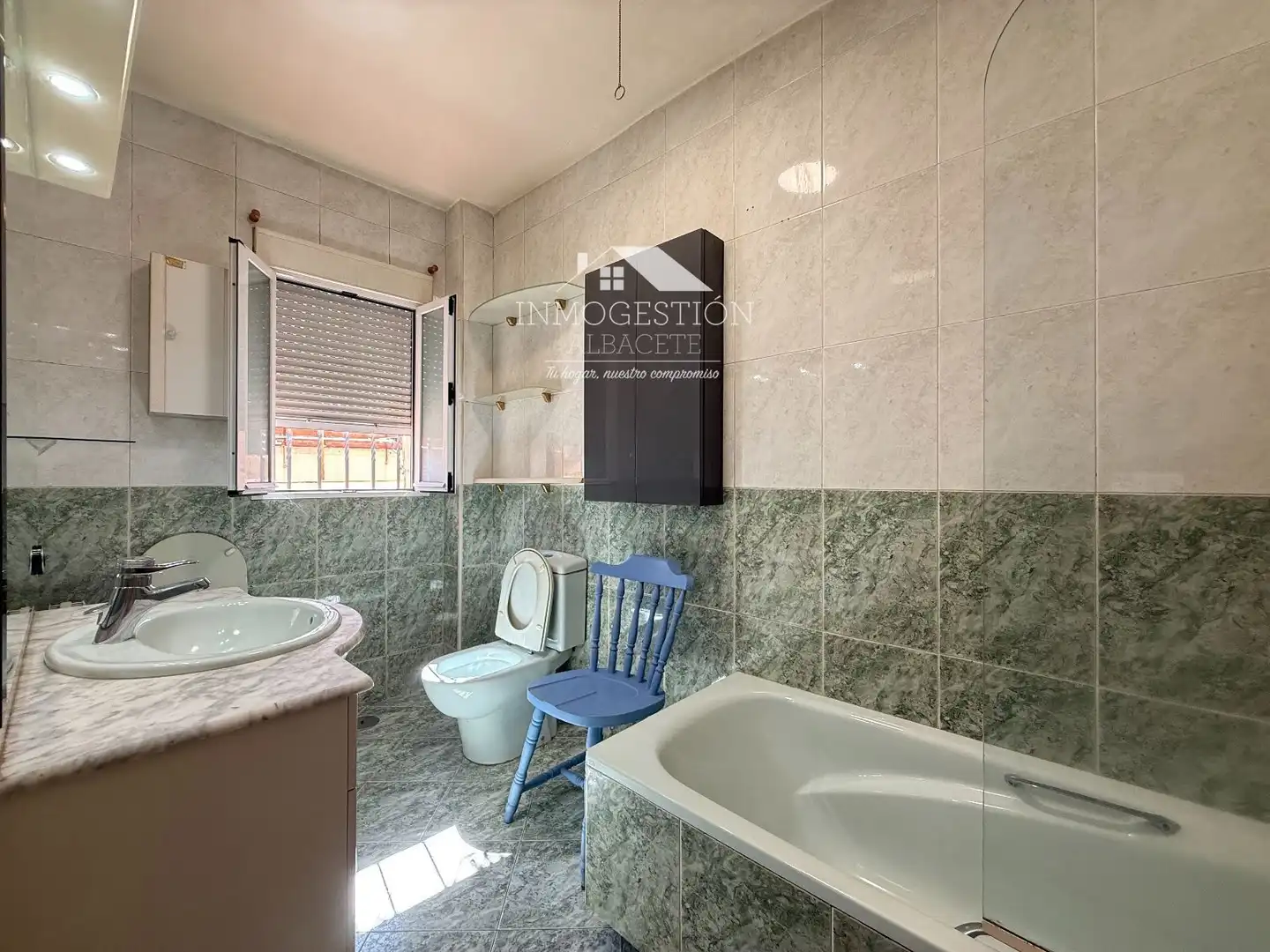 Bathroom of Flat for sale in Madrid  with Heating and Terrace