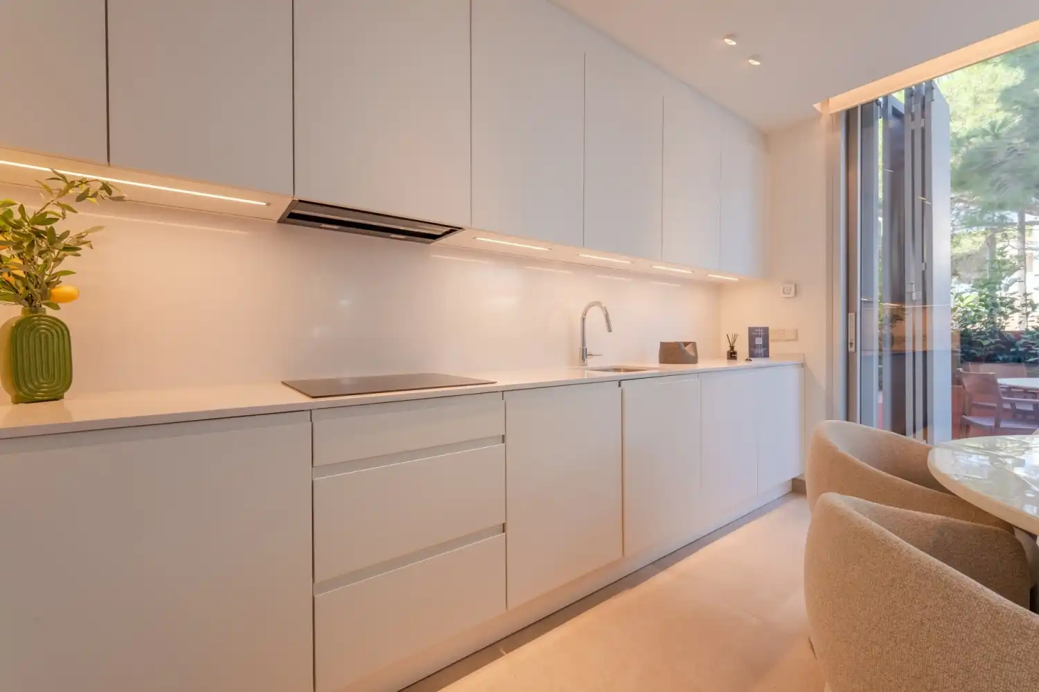 Neubau-Erdgeschosswohnung mit Pool zum Verkauf in Passeig Marítim 100, imagen 7