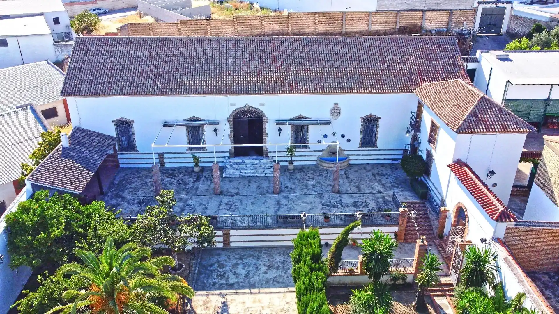 Vista exterior de Nave industrial en venta en Aguilar de la Frontera