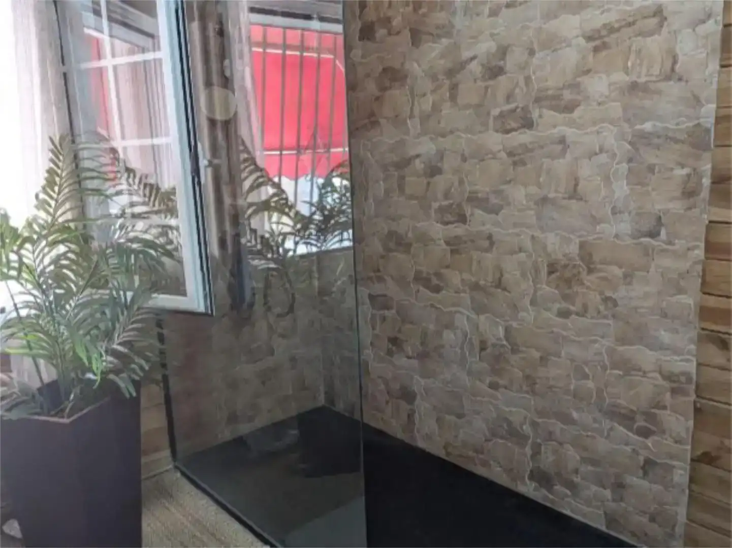 Badezimmer von Wohnung zum Verkauf in Elche / Elx mit Klimaanlage, Privatgarten und Abstellraum