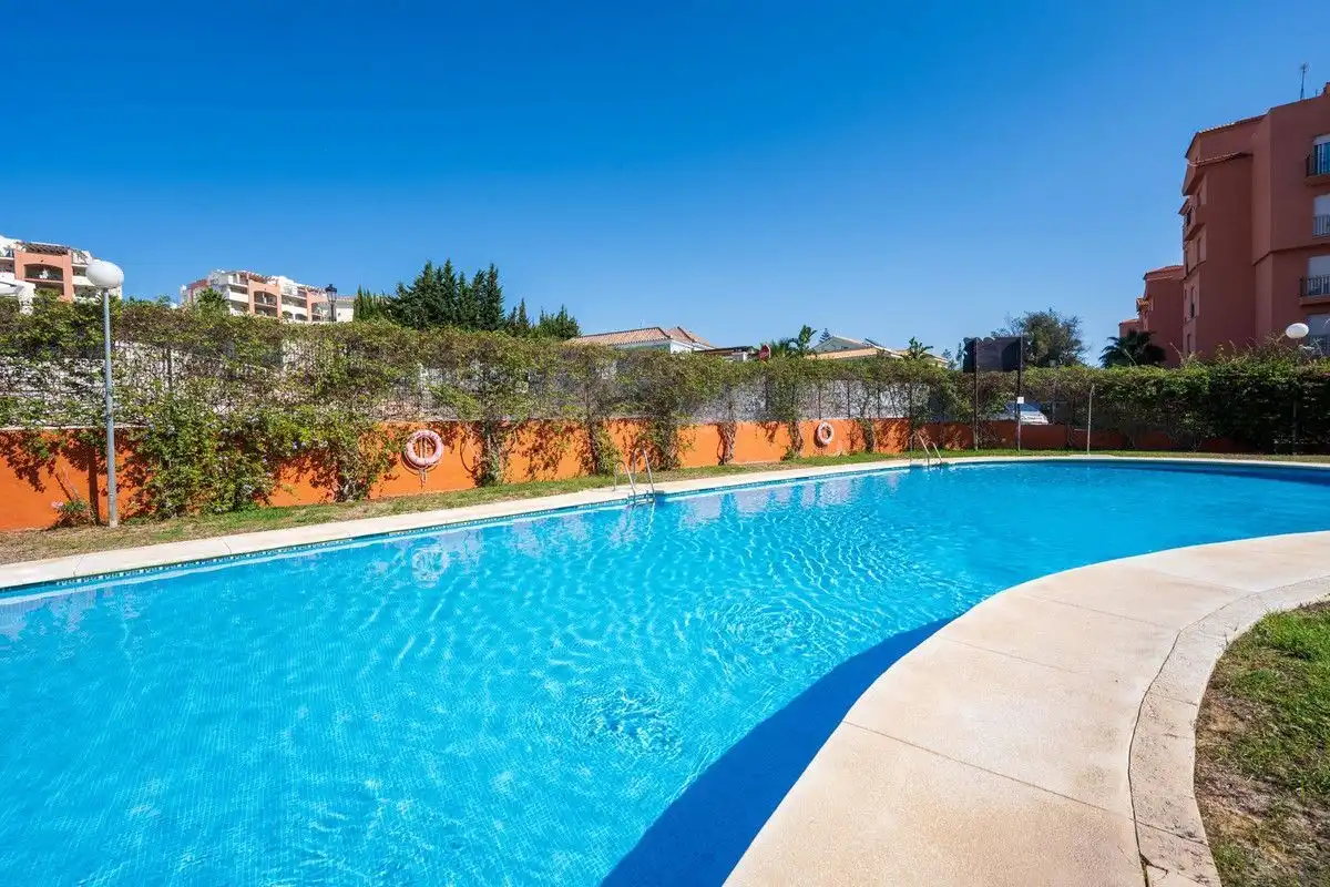 Schwimmbecken von Dachboden zum Verkauf in Manilva mit Klimaanlage, Heizung und Terrasse