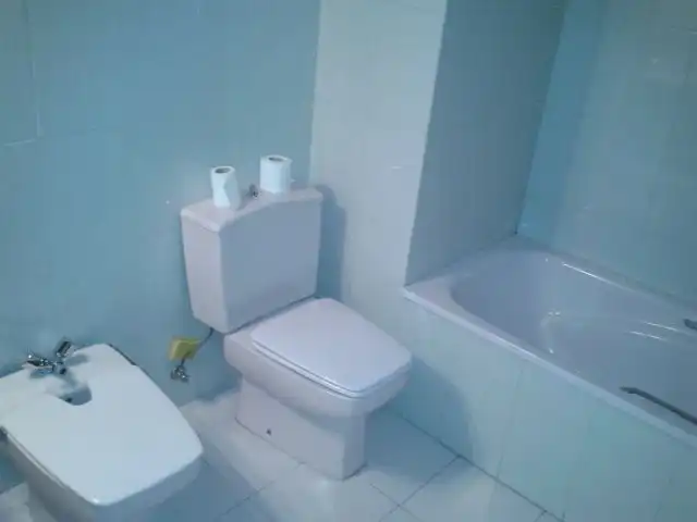 Bathroom of Flat for rent in Zaragoza  with Heating, Furnished and Oven