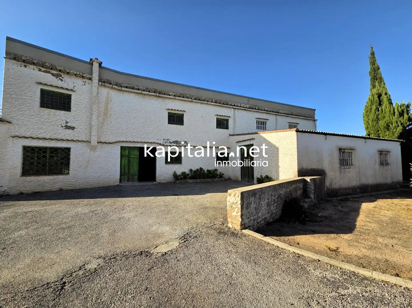 Vista exterior de Casa o xalet en venda en Ontinyent amb Jardí privat, Traster i Piscina comunitària