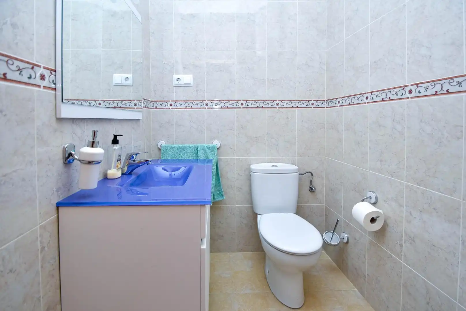 Bathroom of Houses for sale in Illescas  with Air Conditioner, Private garden and Parquet flooring