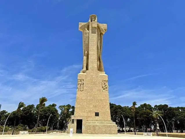 Vista exterior de Edifici en venda en Huelva