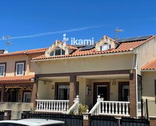 Exterior view of Single-family semi-detached for sale in Huecas  with Terrace