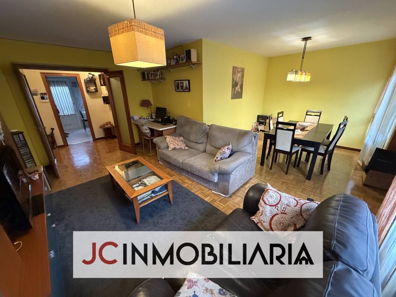 Living room of Flat for sale in Valladolid Capital  with Heating, Private garden and Parquet flooring