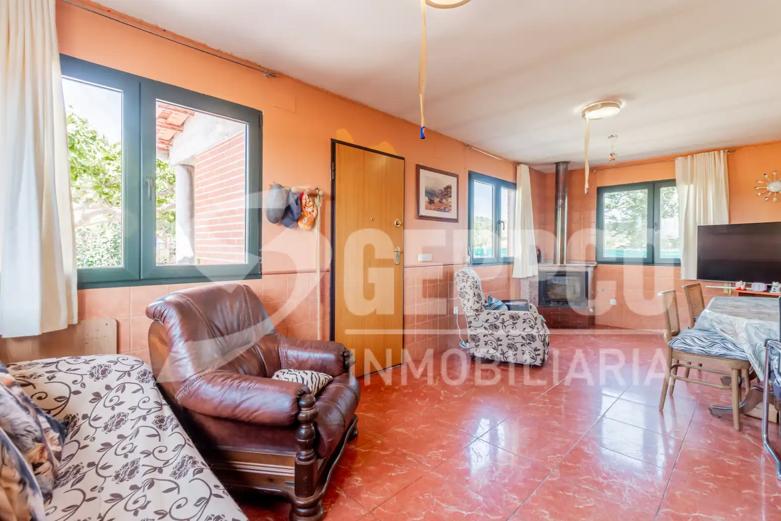 Living room of Houses for sale in Robledillo de Mohernando  with Private garden and Terrace