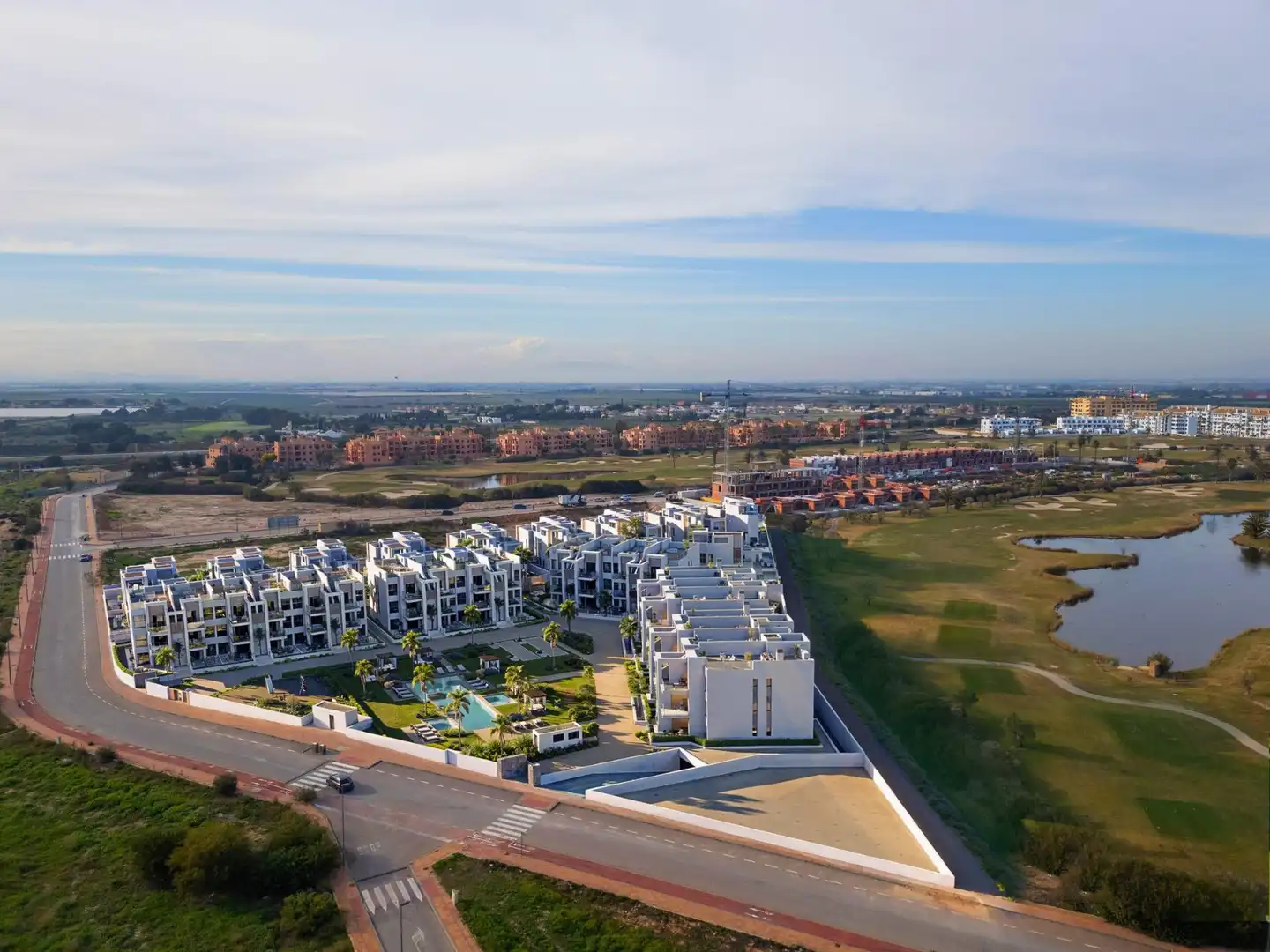 Vista exterior de Àtic en venda en Los Alcázares amb Aire condicionat, Terrassa i Piscina comunitària