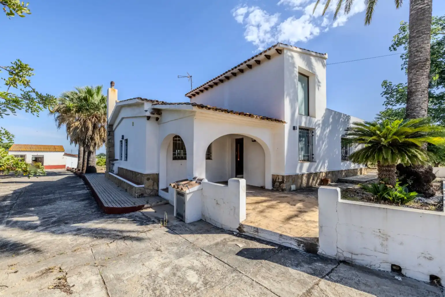 Vista exterior de Finca rústica en venda en Dénia amb Aire condicionat, Calefacció i Jardí privat