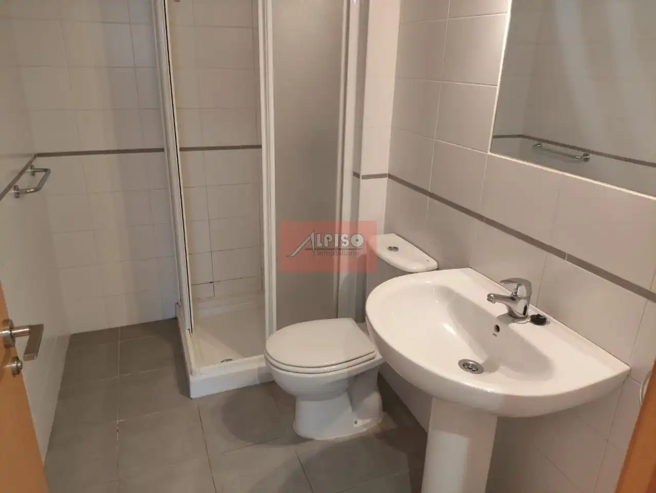 Bathroom of Flat for sale in Ourense Capital   with Heating and Furnished