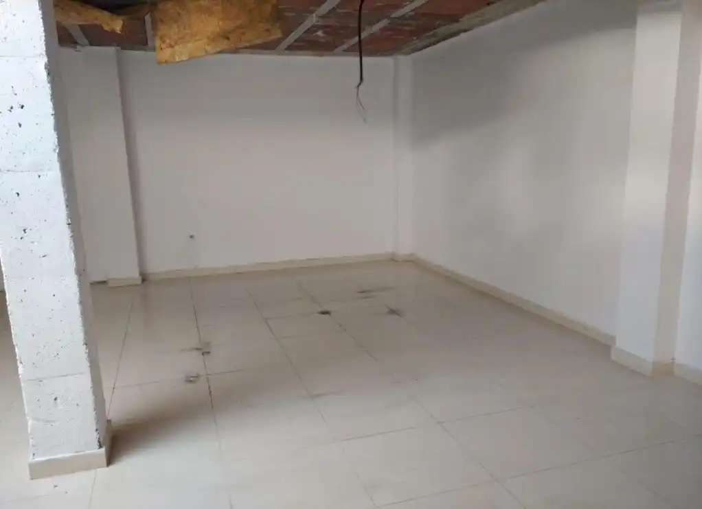 Locale commerciale in vendita a LLOBATERAS, imagen 13
