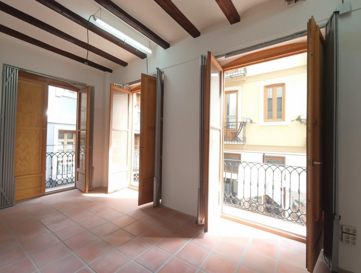 Flat for sale in  Valencia Capital  with Balcony
