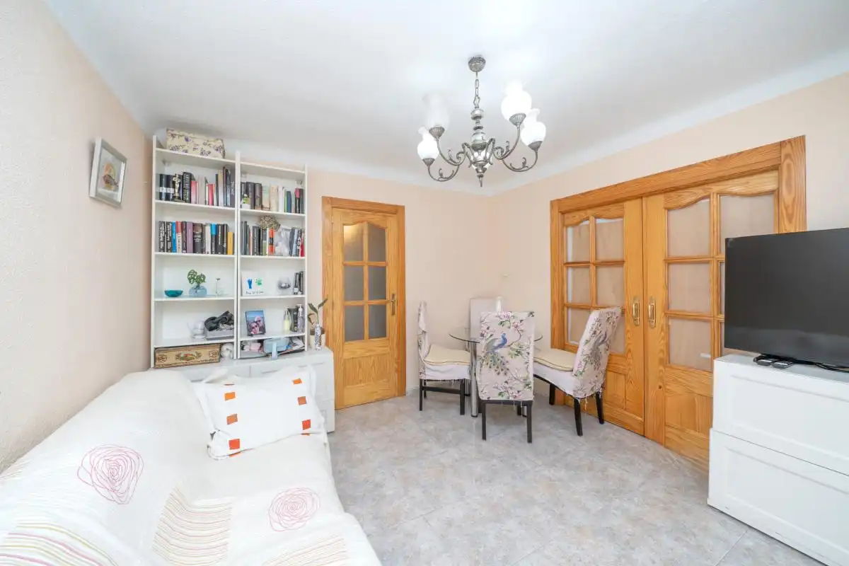 Menjador de Pis en venda en Alicante / Alacant amb Calefacció, Terrassa i Moblat