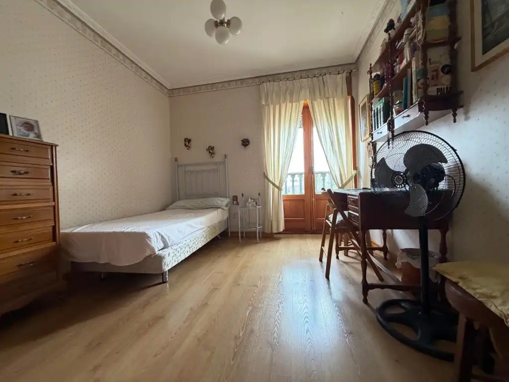 Schlafzimmer von Dachboden zum Verkauf in Segorbe