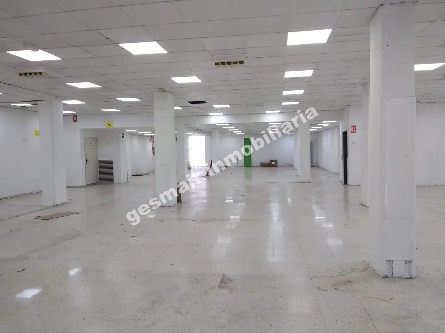 Local comercial en alquiler en Zona de Plaza de Barcelos, imagen 2