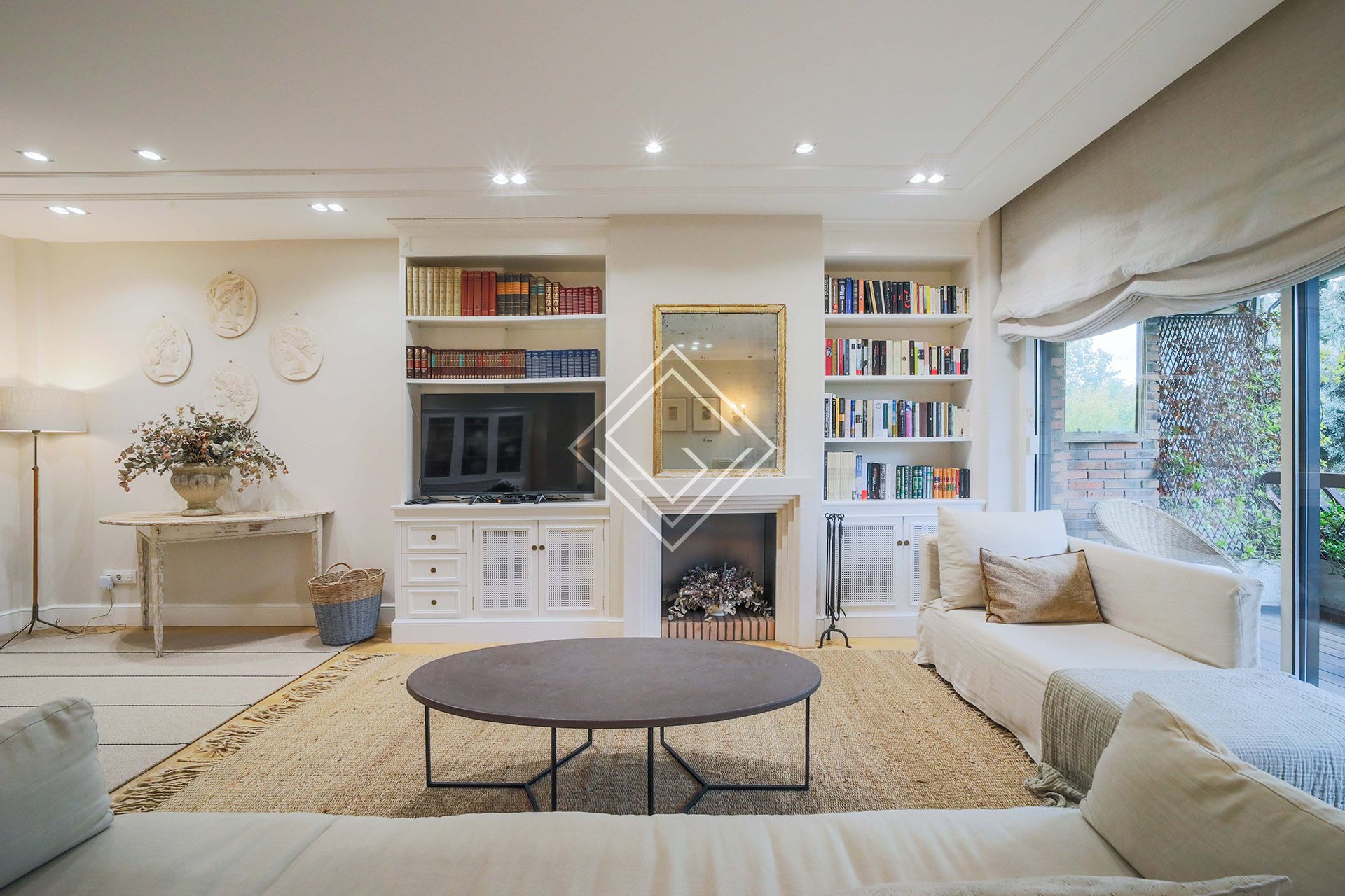 Sala d'estar de Pis en venda en  Madrid Capital amb Aire condicionat, Calefacció i Terrassa