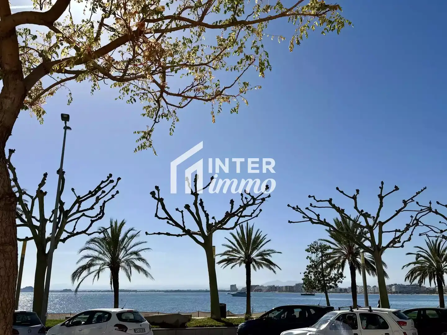 Außenansicht von Wohnung zum Verkauf in Roses mit Klimaanlage, Heizung und Parkett