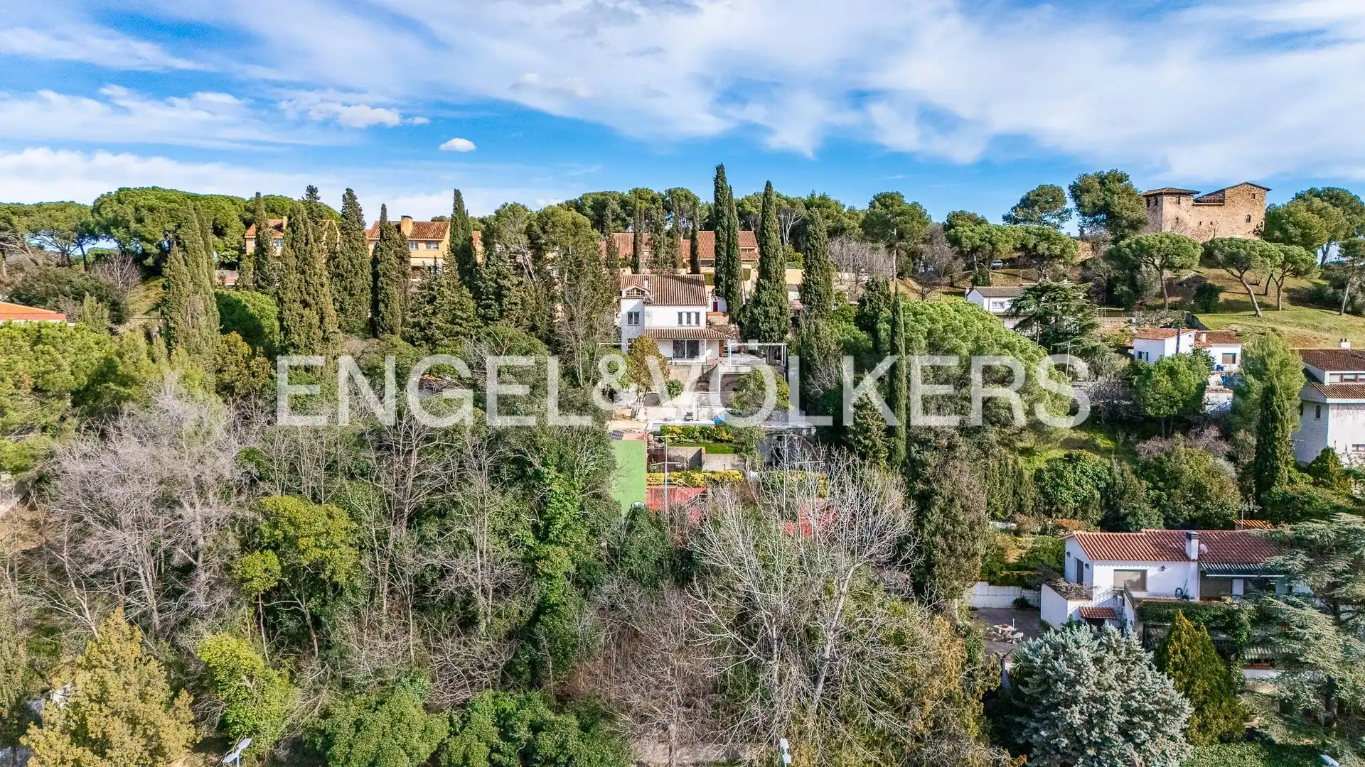 Vista exterior de Finca rústica en venda en Palau-solità i Plegamans amb Aire condicionat, Calefacció i Jardí privat