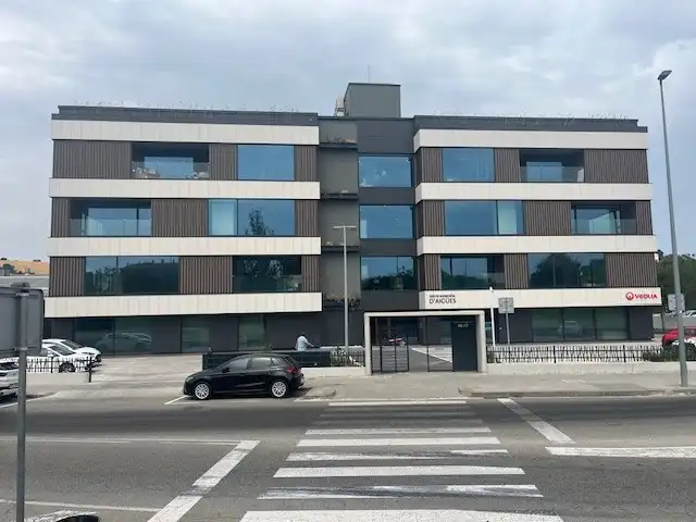 Ufficio con terrazza in affitto a Passeig de la Conca de Besòs 19